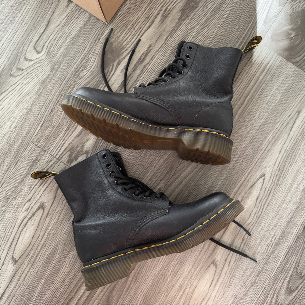 Lightly used 1460 Pascal Dr. Martens Boots